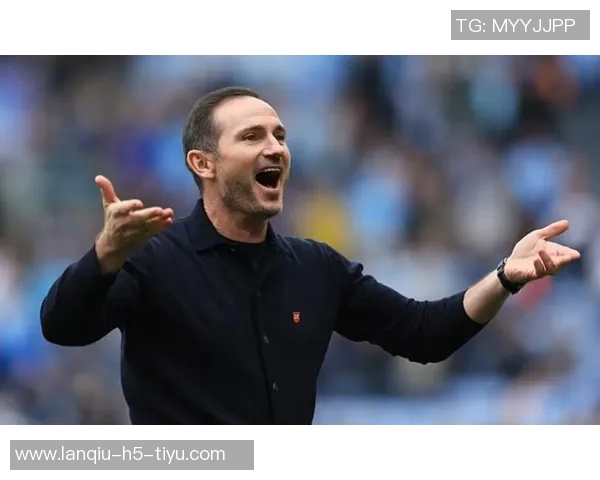 英媒报道班福德与兰帕德重聚考文垂训练昔日切尔西队友再续情谊