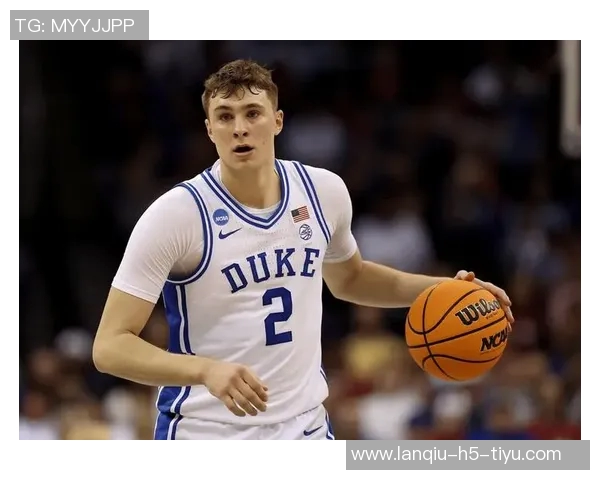 基德赞弗拉格在挡拆战术中表现出色展现高水平球技 基德赞弗拉格在挡拆战术中表现出色展现高水平球技